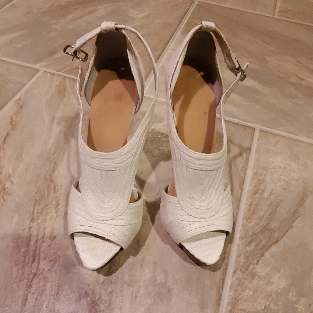 Women's shoes
